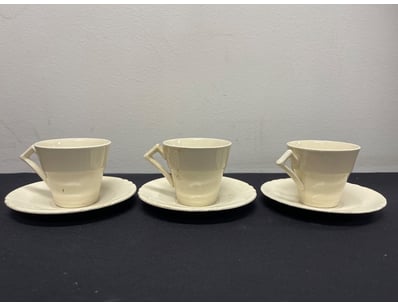 MOYTT & SON, SMALL WHITE 3 CUPS & 3 SAUCERS.

10...