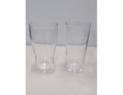 360ml and 425ml Beer glasses in rack

SOLD AS LO...