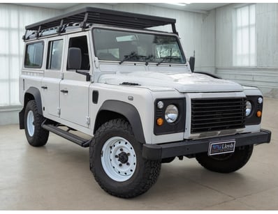<b>2007 Land Rover Defender 110 - White - 351,357k...