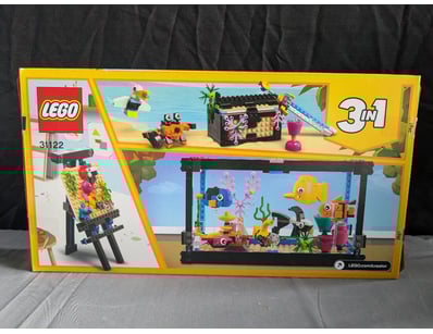 **UNRESERVED** LIFETIME COLLECTION OF LEGO PART... - Lot 183