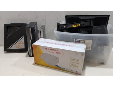 Lot comprising computer equipment and accessories,...