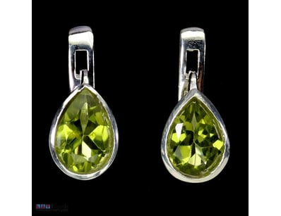 NATURAL PERIDOT STUD EARRINGS.     

Natural Perid...