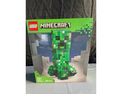 **UNRESERVED** LIFETIME COLLECTION OF LEGO PART... - Lot 239