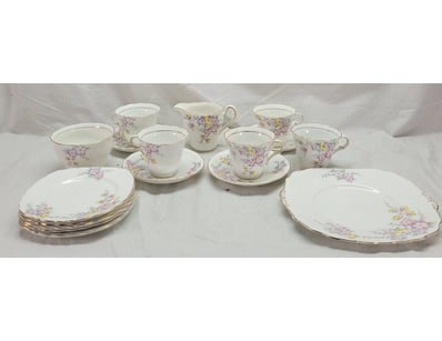 Antiques, Vintage & Interior Treasures (A1006) - Lot 100373