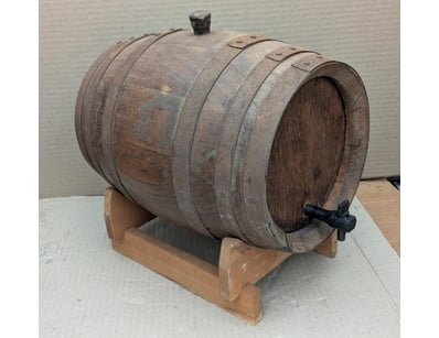 Antique, Vintage & Rugs (A995) - Lot 572