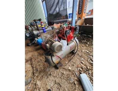 Royce 10HP 3 Phase Air Compressor 

Grey horizon...