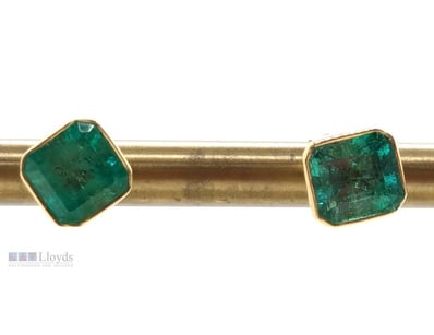 18K YELLOW GOLD NATURAL EMERALD CUT BEZEL SET STUD...