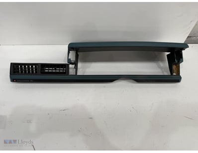 Holden Commodore SL dashboard dash pad assembly in...