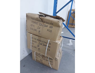 Zip tie, assorted sizes and colours, quantity unkn...