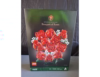 **UNRESERVED** LIFETIME COLLECTION OF LEGO PART... - Lot 377