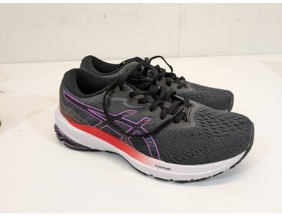 Major Brand Apparel & Footwear Liquidation Even... - Lot 273