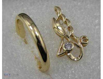 GOLD COLOUR RING SIZE 7, PENDANT        

Conditio...