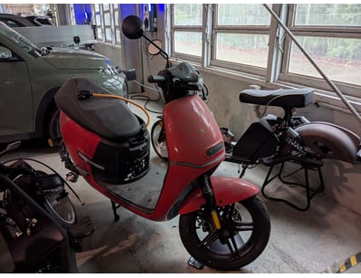 UNRESERVED Scooter Recreational Business Closure... - Lot 24