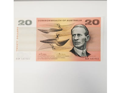 AUSTRALIAN $20 BANKNOTE,  R404 (UNC) 


CV : $4...