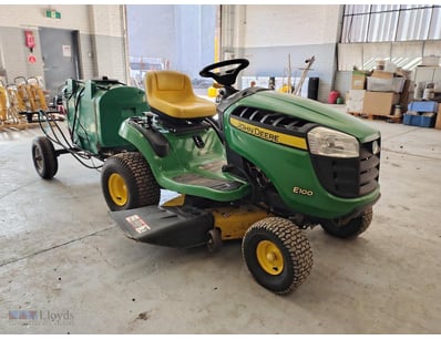 2020 John Deere E100 LWN Tractor 
Manufacture Dat...