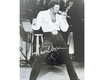 TOM JONES SIGNED PHOTO 

Tom Jones Personally Sign...