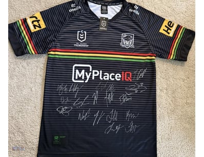 PENRITH PANTHERS SIGNED 2026 SQUAD JERSEY 

A Penr...