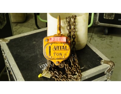 Mostly UNRESERVED Ex-Hire Stage Lighting, PA & ... - Lot 102