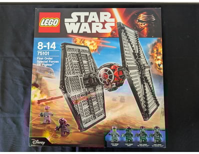 UNRESERVED COOKIES LIFETIME COLLECTION OF LEGO ... - Lot 529