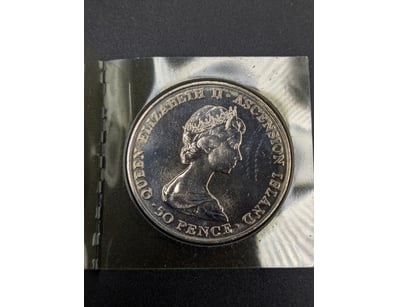QUEEN ELIZABETH II COMMEMORATIVE COIN COLLECTION -...