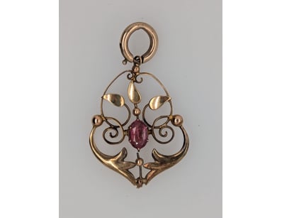 9CT YELLOW GOLD RUBY PENDANT


583010+122


