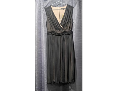 Ladies Size 10, Liz Jordan Limited Edition Sleevel...