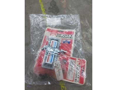 <p><strong>Grille Emblem and Fittings</strong></p>...