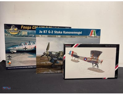 LOT OF THREE 1/48 SCALE AIRCRAFT MODEL KITS - JU 8...