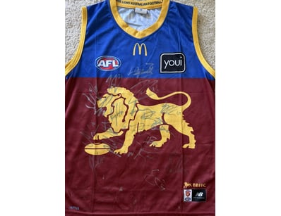 BRISBANE LIONS 2026 SQUAD SIGNED GUERNSEY 

A Bris...
