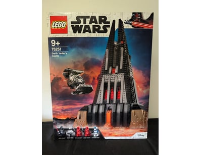 **UNRESERVED** LIFETIME COLLECTION OF LEGO PART... - Lot 700