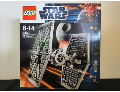 **UNRESERVED** LIFETIME COLLECTION OF LEGO PART... - Lot 704