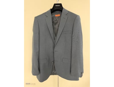 MILANO 3 PIECE POLYESTER MEN SUIT

Material: Polye...