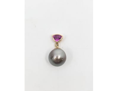 9CT YELLOW GOLD TAHITIAN SOUTH SEA PEARL & SAPPHIR...