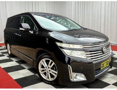 <b>2011 Nissan Elgrand Wagon - Black - 145,253km -...