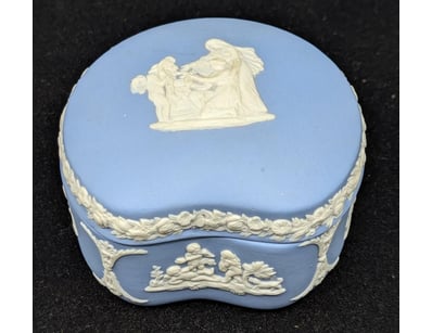 Antiques, Vintage & Interior Treasures (A1005) - Lot 1161