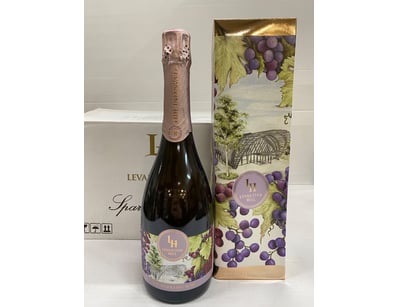 LH LEVANTINE HILL. 2017 SPARKLING ROSE. ILLUSTRATI...