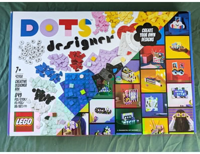 **UNRESERVED** LIFETIME COLLECTION OF LEGO PART... - Lot 412