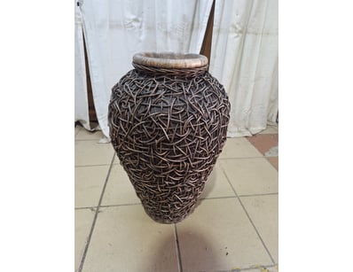 Large Vase, Ceramic Style, Brown Finish

Dimensi...