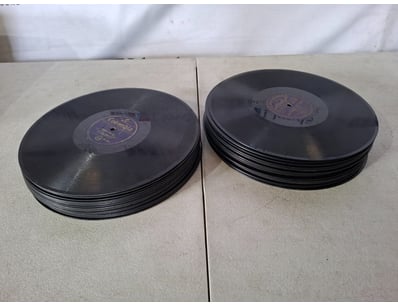 Gadgets, Music & Pastimes (A999) - Lot 200