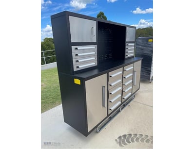 Unused 18 Drawer Stainless Steel Tool Cabinet / Wo...