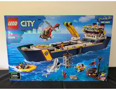 **UNRESERVED** LIFETIME COLLECTION OF LEGO PART... - Lot 698