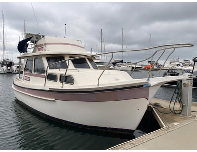 Flybridge Cruiser Boat (ON12036) - Lot 4