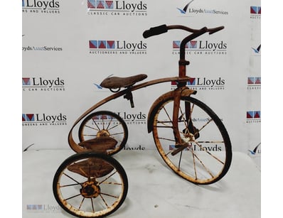 OLD TRICYCLE

Condition: Good - Refer To Images

4...