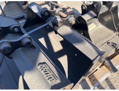 UNRESERVED Buckets & Attachments Clearance (ON4490) - Lot 2