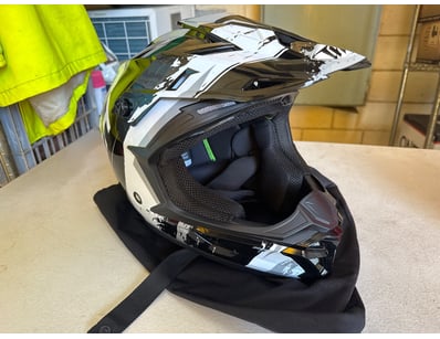 $2M UNRESERVED Major Retailer Business Relocatio... - Lot 97