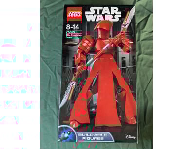 **UNRESERVED** LIFETIME COLLECTION OF LEGO PART... - Lot 188