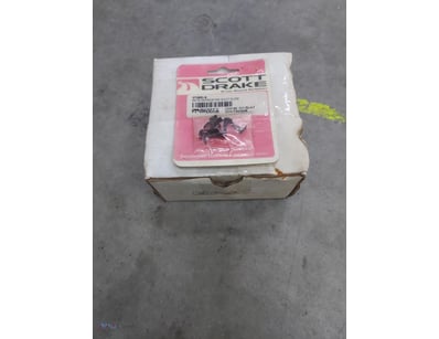 <p><strong>A/C Expansion Valve and Clips</strong><...