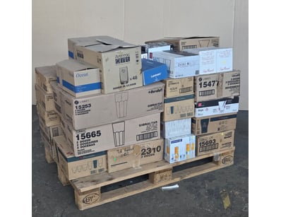 Bulk wholesale lot of glassware comprising multipl...