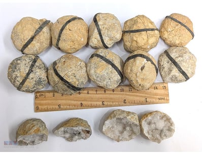 DOZEN CRACKED CRYSTAL GEODES FRM MOROCCO

Dozen Cr...
