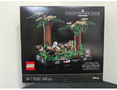 LEGO STAR WARS ENDOR SPEEDER CHASE SET 75353

It...